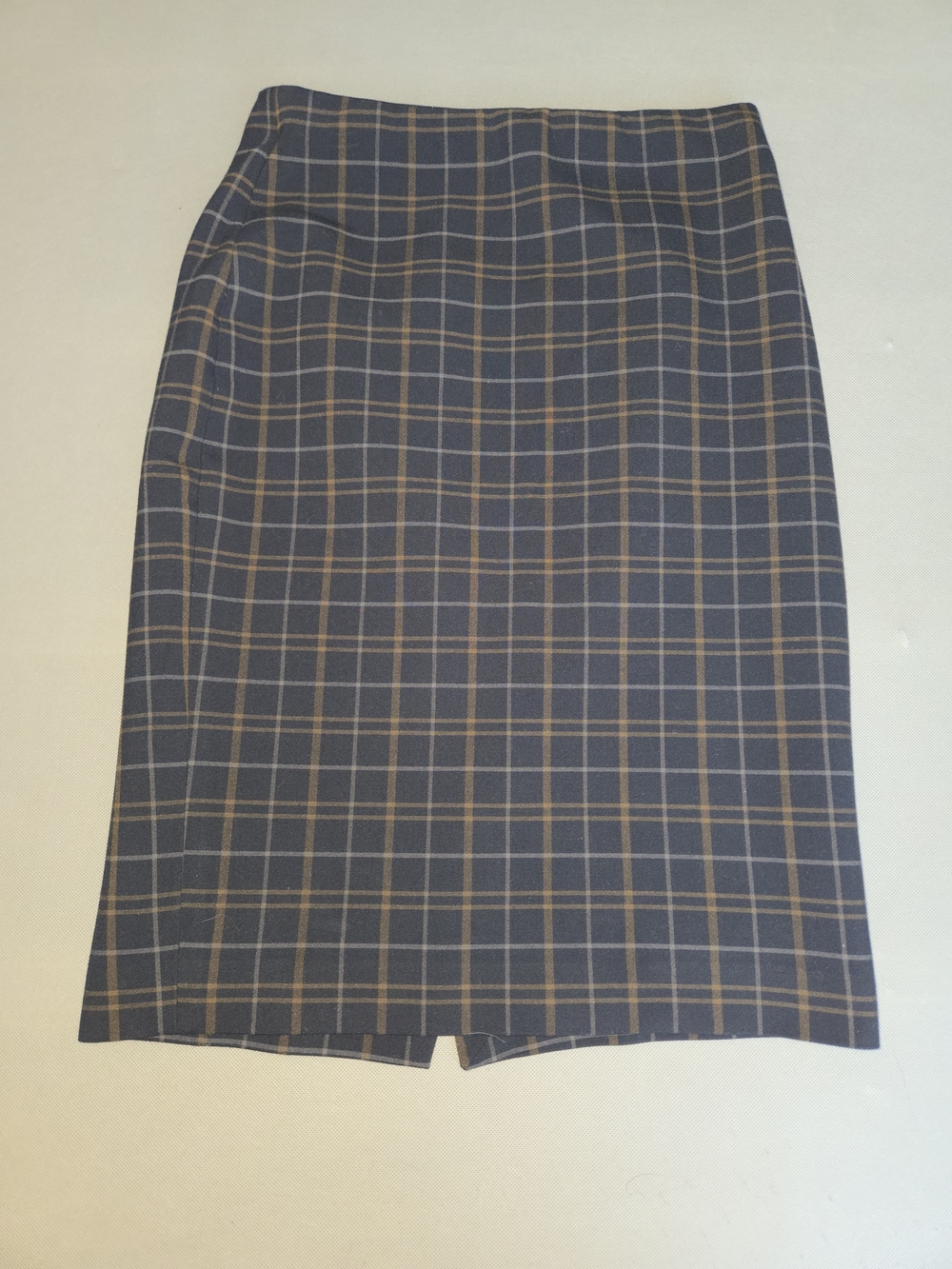 Ann Taylor Plaid Pencil Skirt Size 4 Black Brown Check Knee Length Lined Split